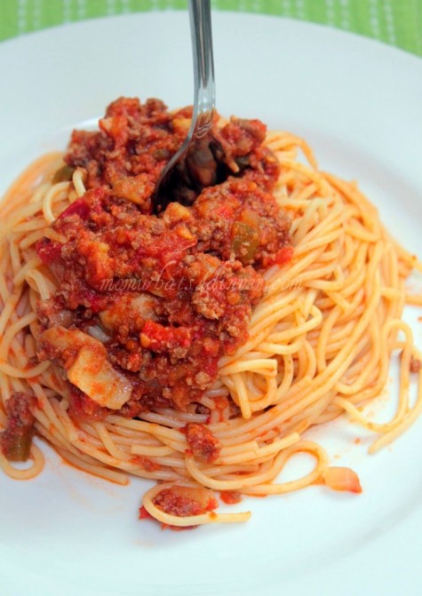 Spaghetti with Homemade Tomato Sauce
